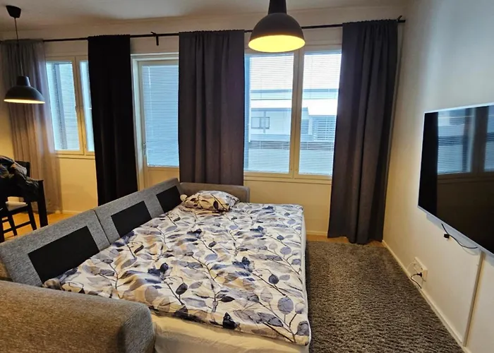 Two Bedroom, Free Parking, Quiet Area Apartment *